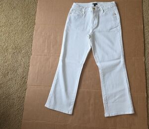 IMAN Women's White Cropped Pants